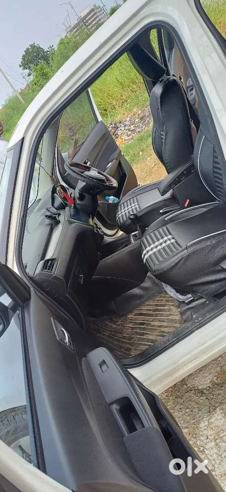 Maruti Suzuki Swift 2023 Petrol 7218 Km Driven