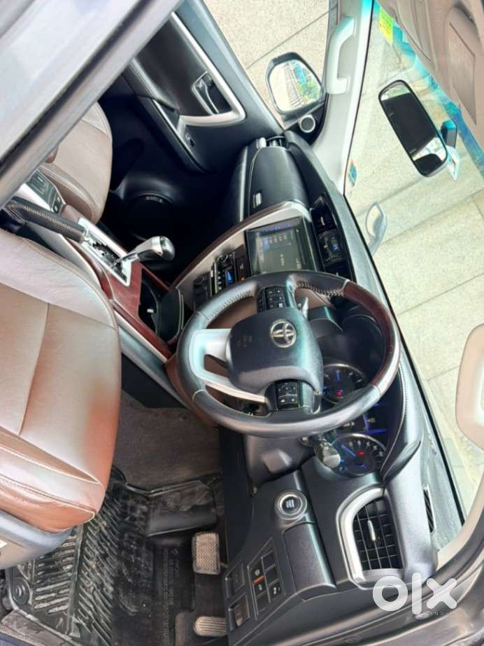 Toyota Fortuner 2.7 2wd At, 2018, Petrol