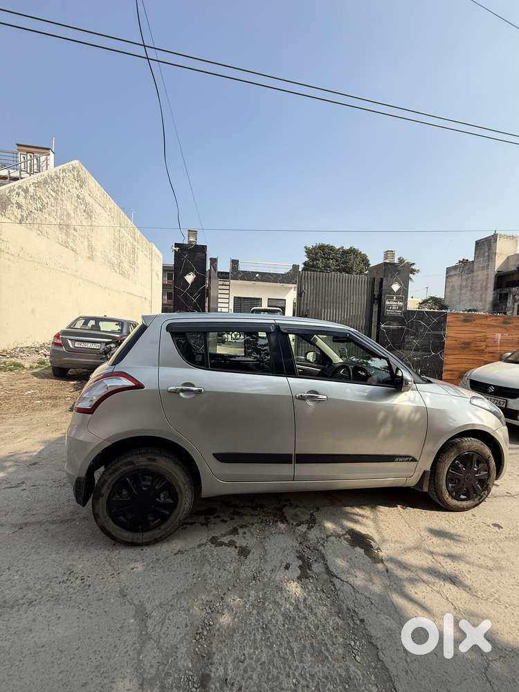 Maruti Suzuki Swift Vxi Optional, 2013, Petrol
