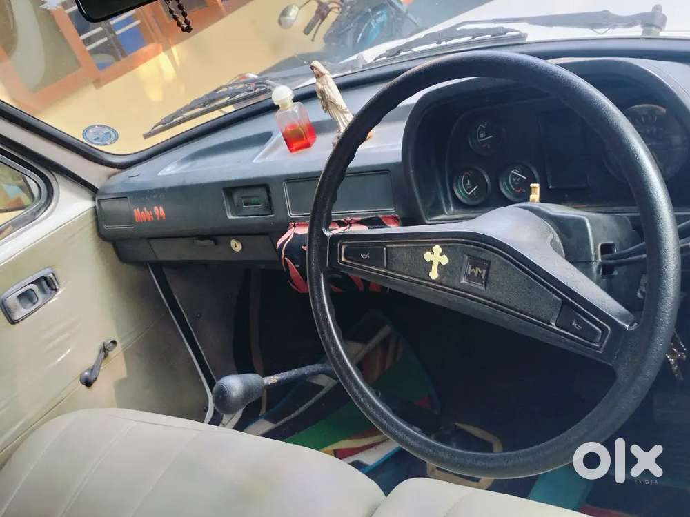 Ambassador Classic 1500 2005