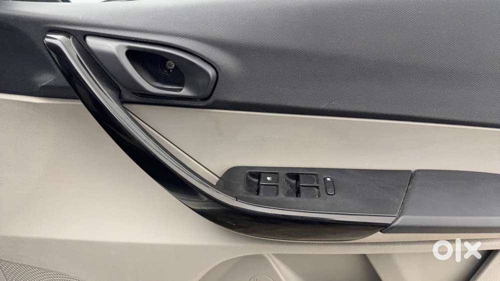 Tata Tiago 1.2 Revotron Xta, 2018, Petrol