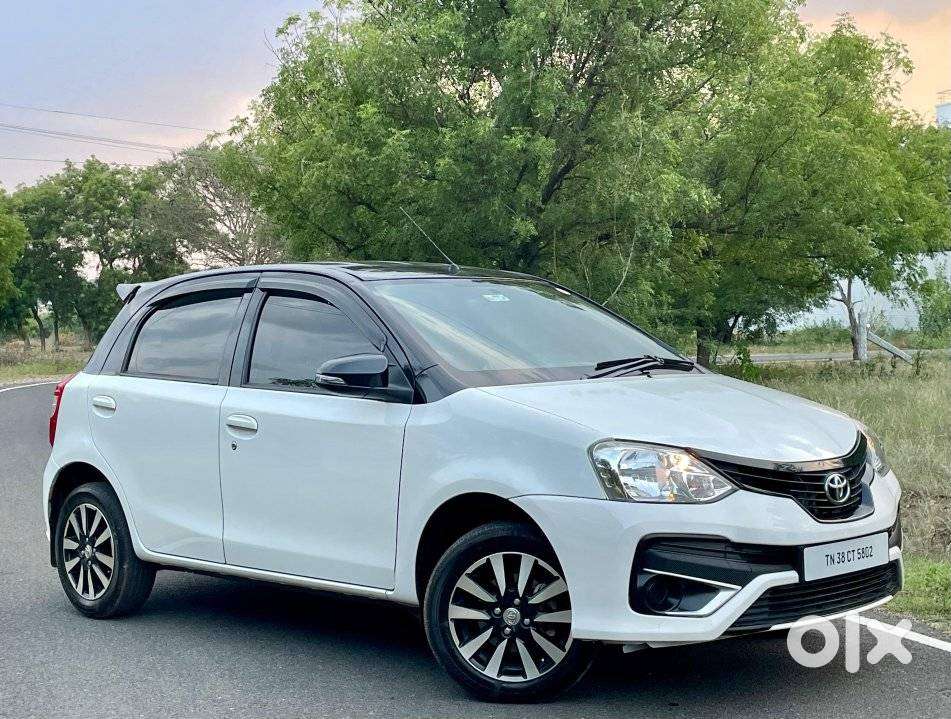 Toyota Etios Liva V Dual Tone, 2019, Petrol