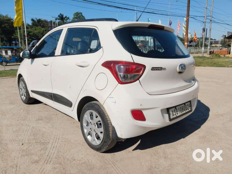 Hyundai Grand I10 Sportz, 2016, Petrol