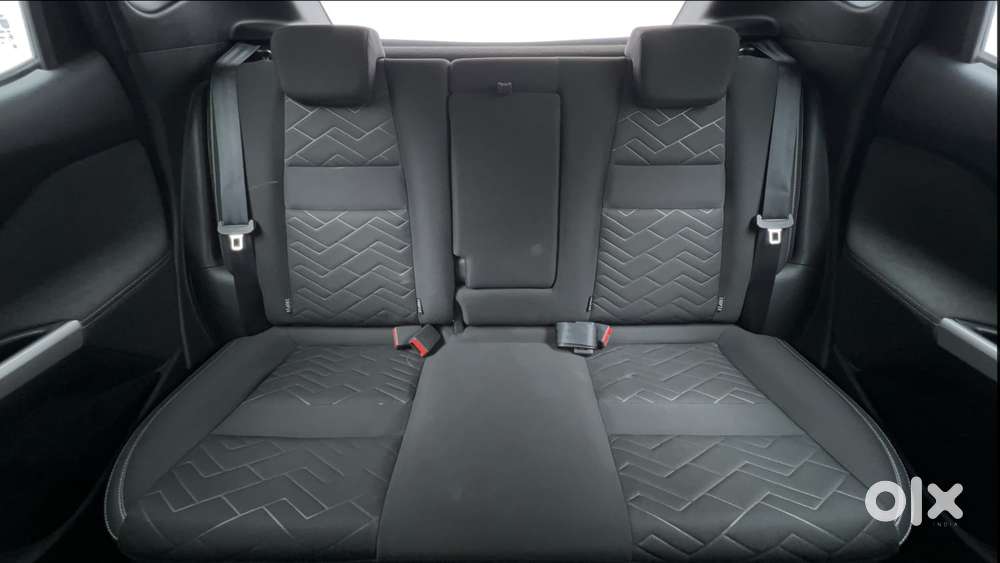 Nissan Magnite 1.0 Xv Premium, 2023, Petrol