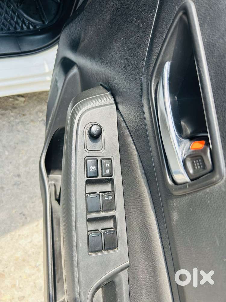 Maruti Suzuki Swift Vxi Optional, 2022, Petrol