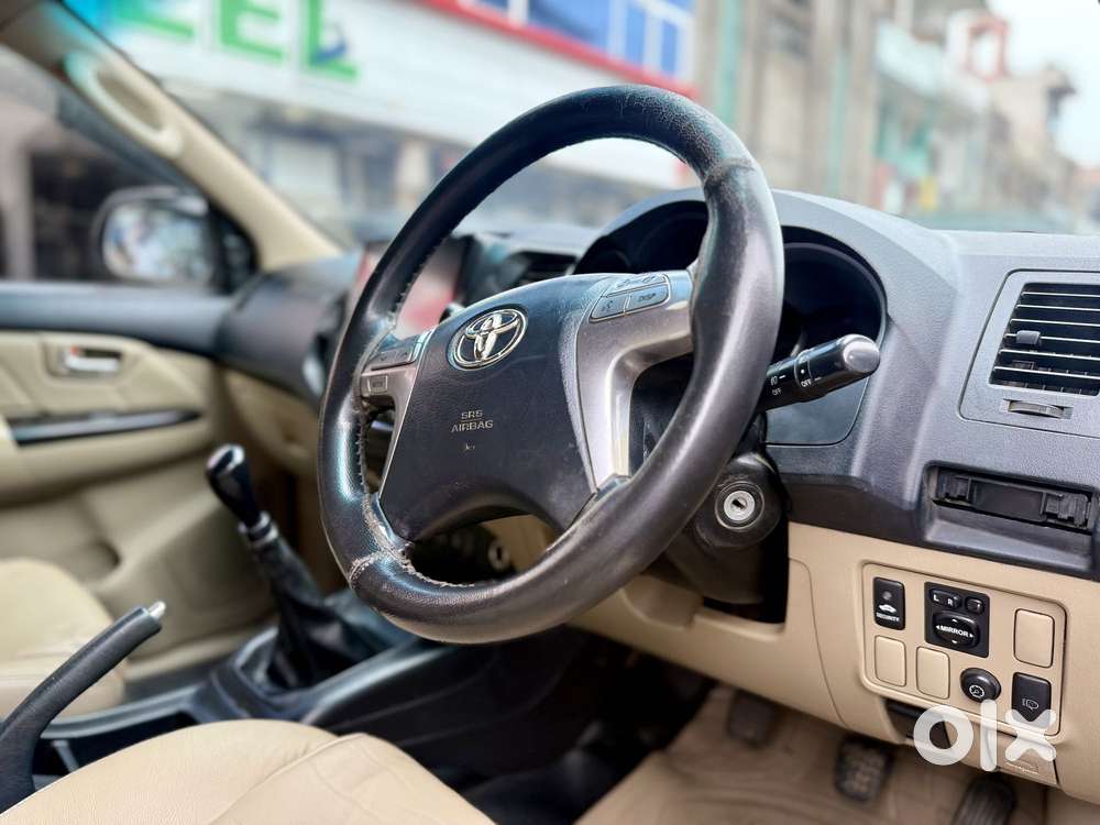 Toyota Fortuner 4x2 Manual, 2016, Diesel