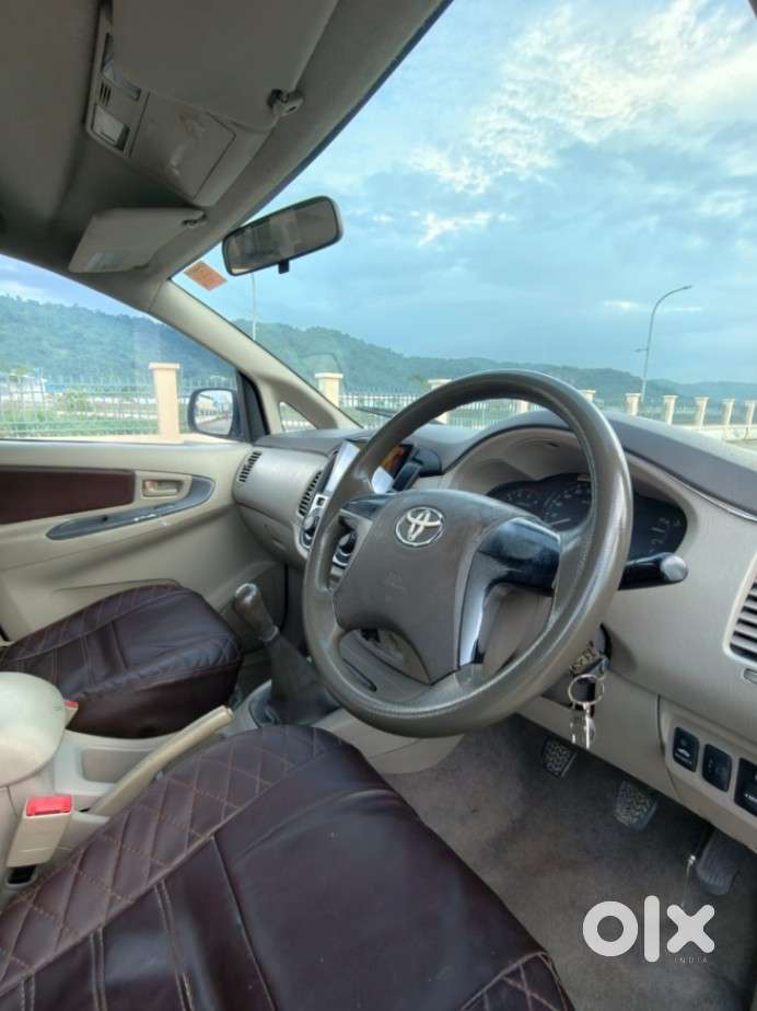Toyota Innova 2.5 G (diesel) 8 Seater, 2012, Diesel