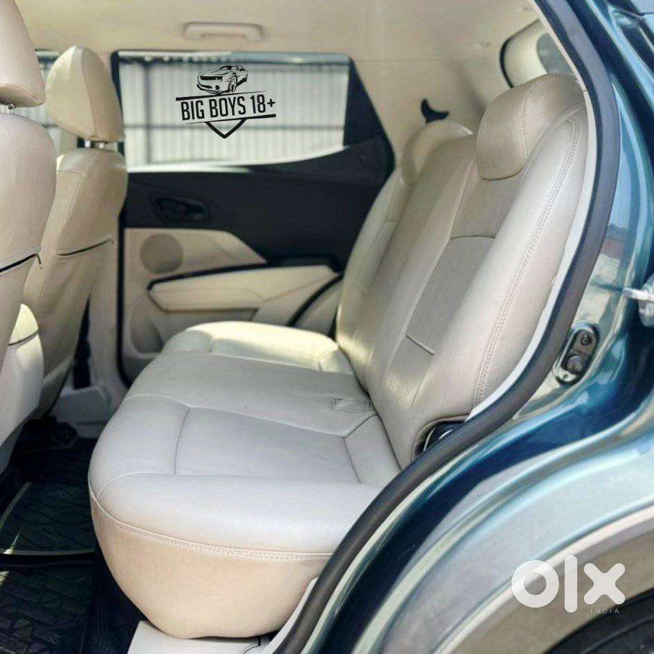 Mahindra Xuv300 W6 Amt Diesel, 2022, Diesel