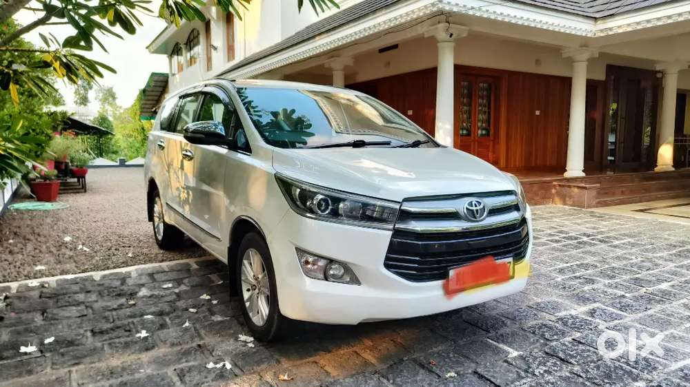 Toyota Innova 2016