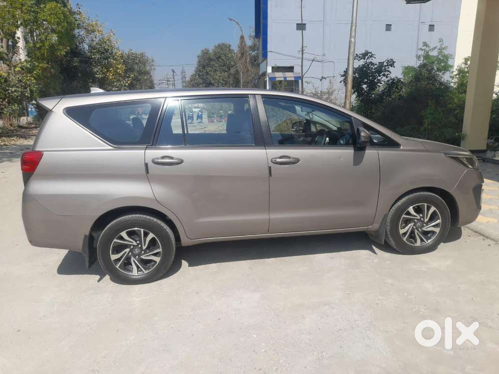 Toyota Innova Crysta Petrol 2022