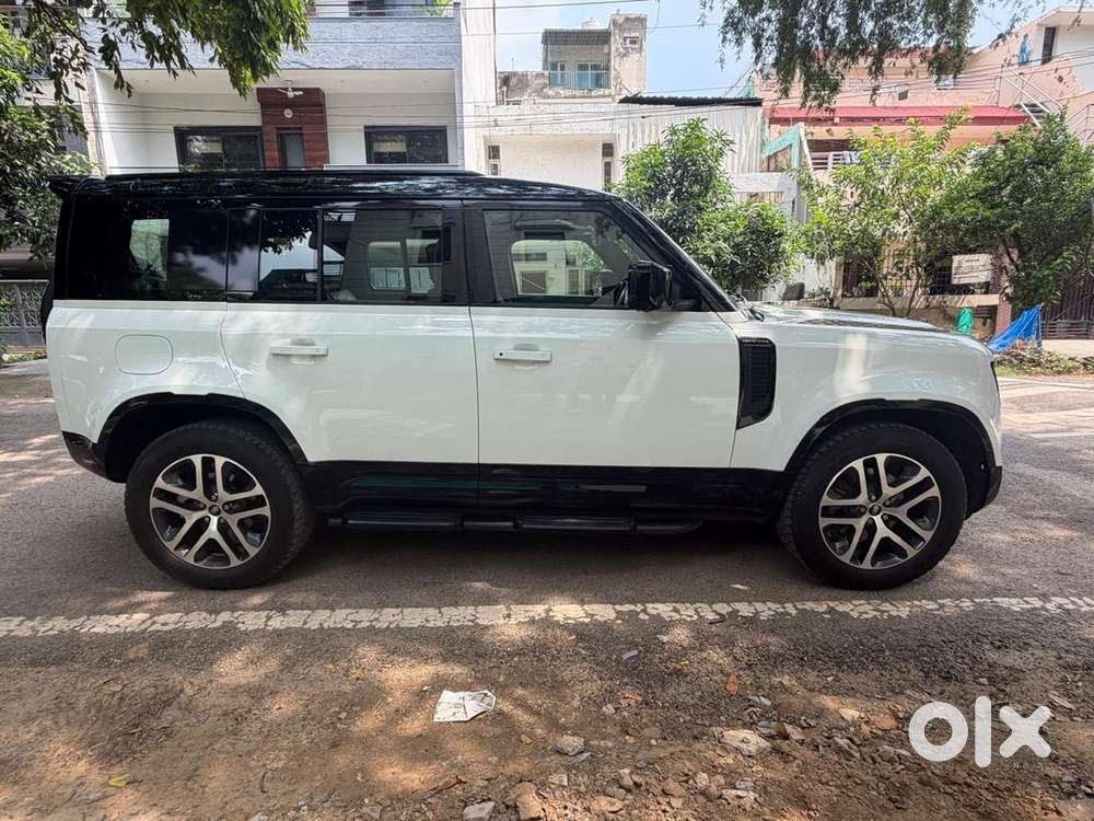 Land Rover Defender 2025