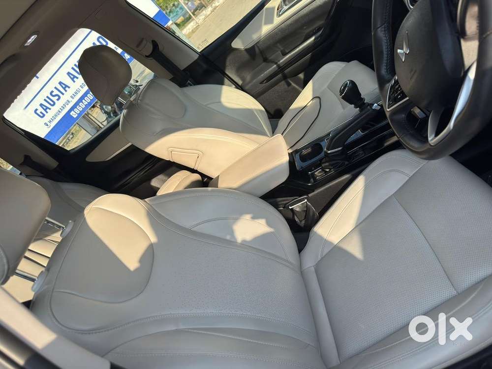 Mahindra Xuv700 Ax7 Diesal November 2023 Diesel 26700 With Adas