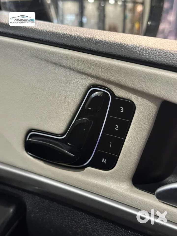 Mahindra Xuv700 2.2 Ax 7 Diesel At Luxury Pack Str Awd, 2022, Diesel