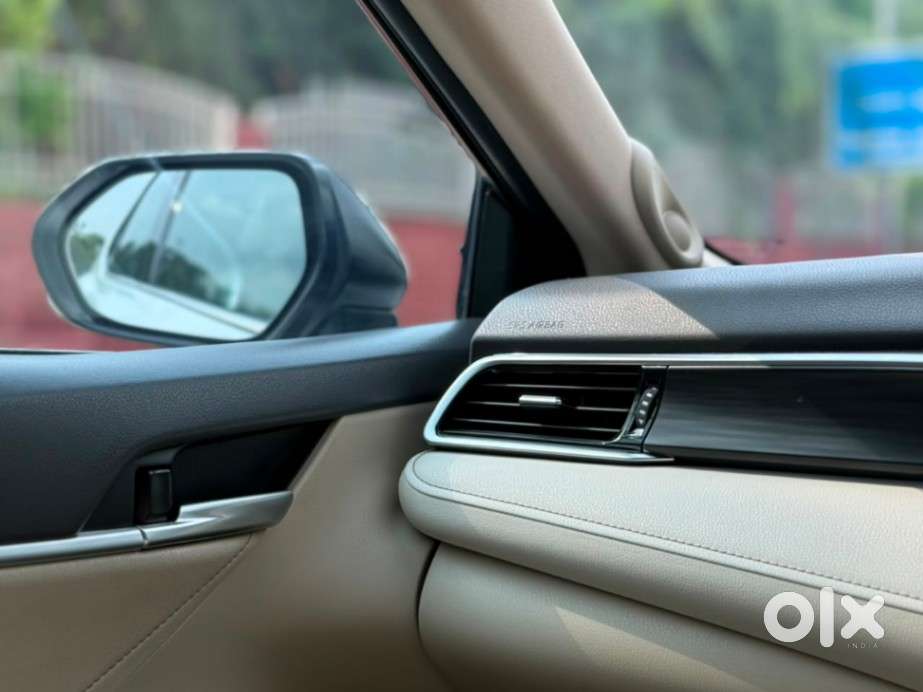 Toyota Camry 2.5 Hybrid, 2024, Petrol