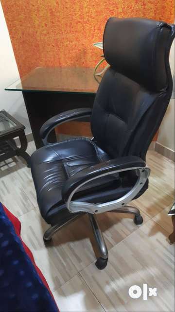 Olx old office online chair