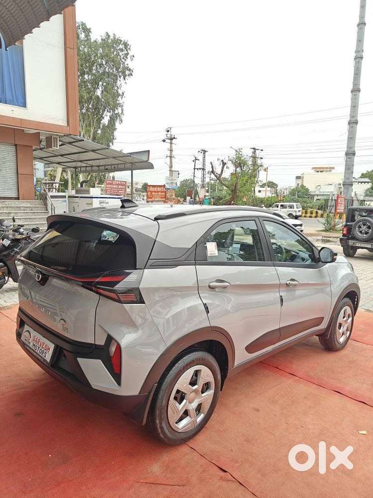 Tata Nexon Pure Plus (s) Petrol Amt, 2025, Cng & Hybrids