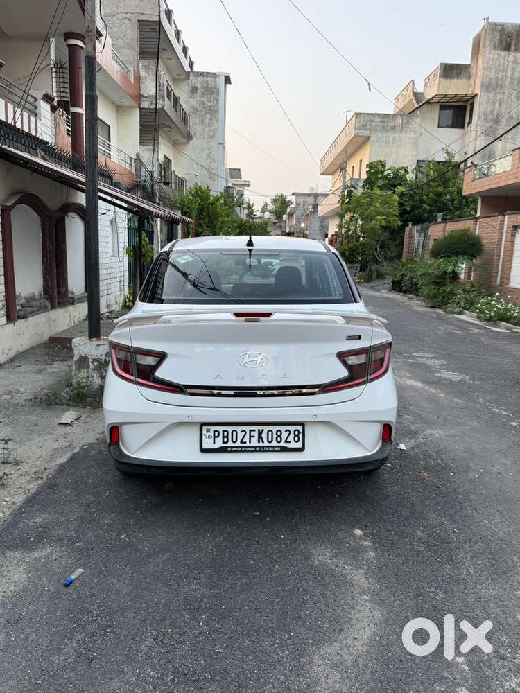 Hyundai Aura Manual 2026