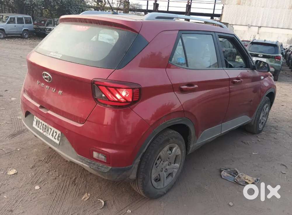 Hyundai Venue 2020 Petrol 14000 Km Driven