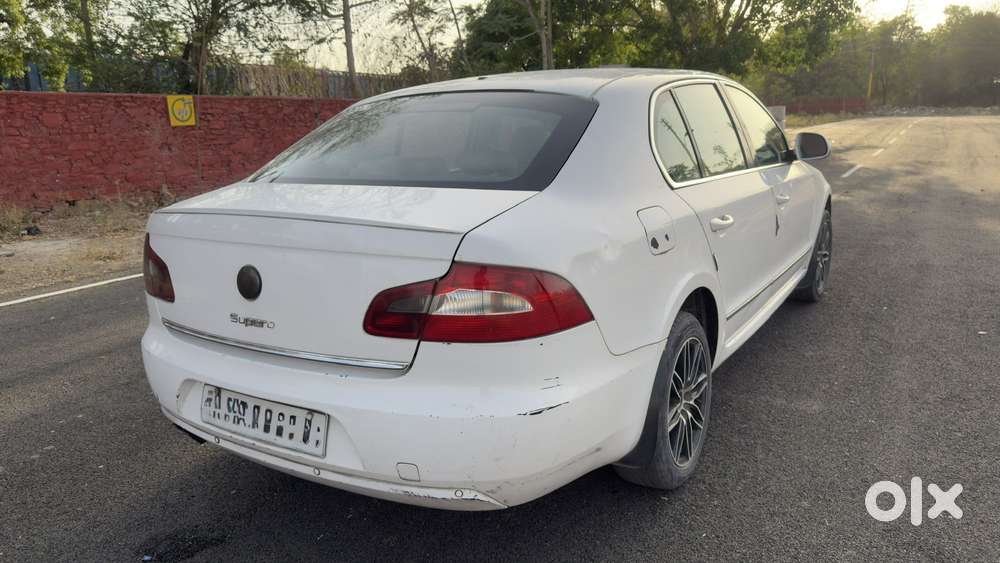 Skoda Superb Lk 2.0 Tdi At, 2012, Diesel