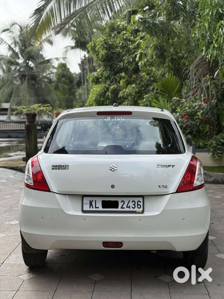 Maruti Suzuki Swift Vxi Abs Bsiv, 2017, Petrol