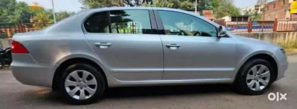 Skoda Superb 2010 Petrol 68000 Km Driven
