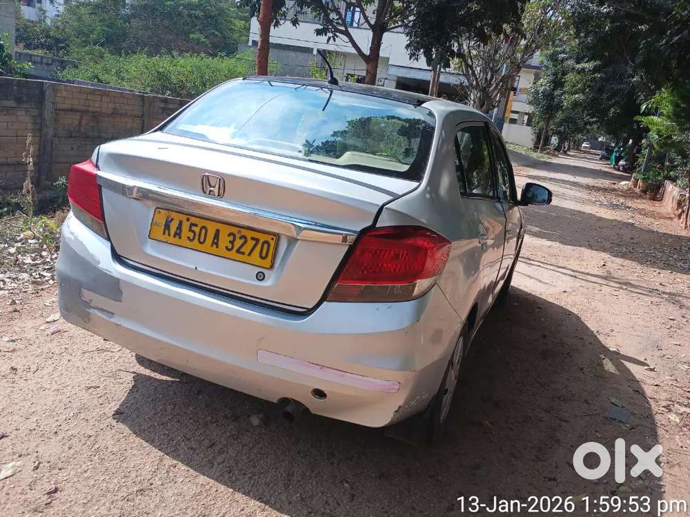 2016' Insurence Running ,rc, Karanataka Permit Running, But Tax,and Fc