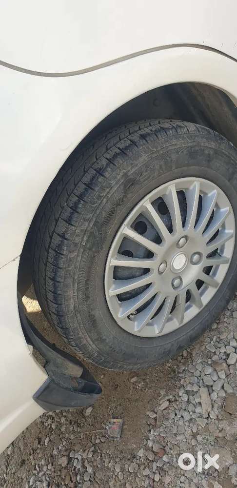 Maruti Suzuki Dzire 1.2 Vxi 2011
