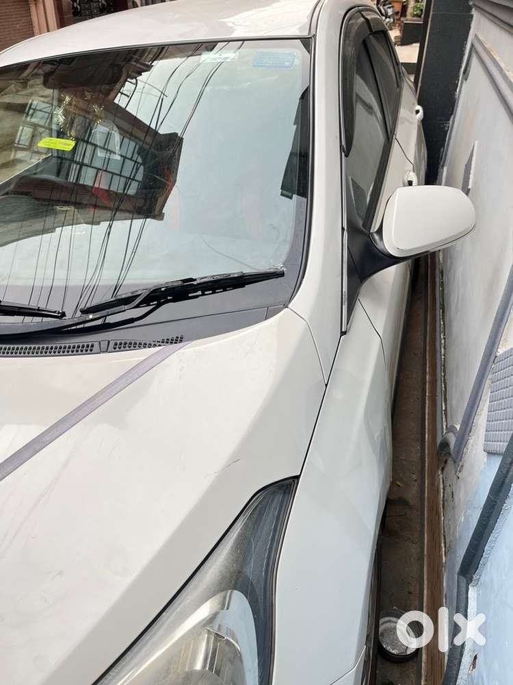 Hyundai Xcent 2015 Petrol Well Maintained, Less Driven
