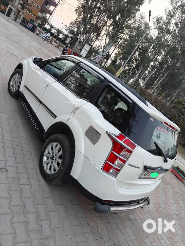 Mahindra Xuv500 2017 W10