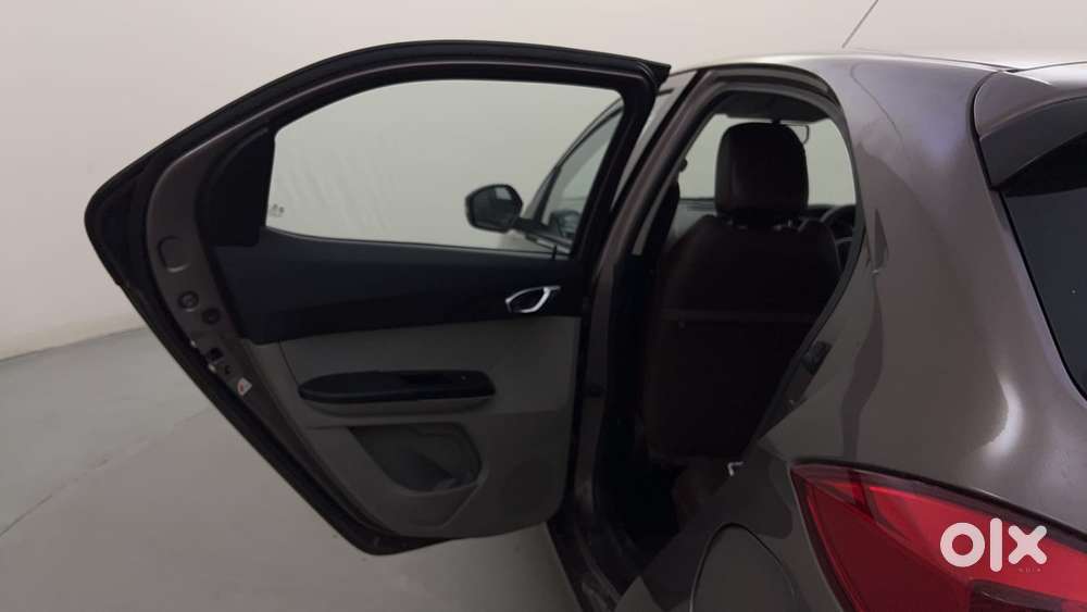 Tata Tiago Xz, 2016, Petrol