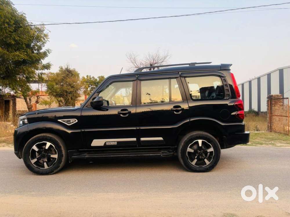 Mahindra Scorpio Classic 2.2 S 11 Mt 7 Str, 2023, Diesel