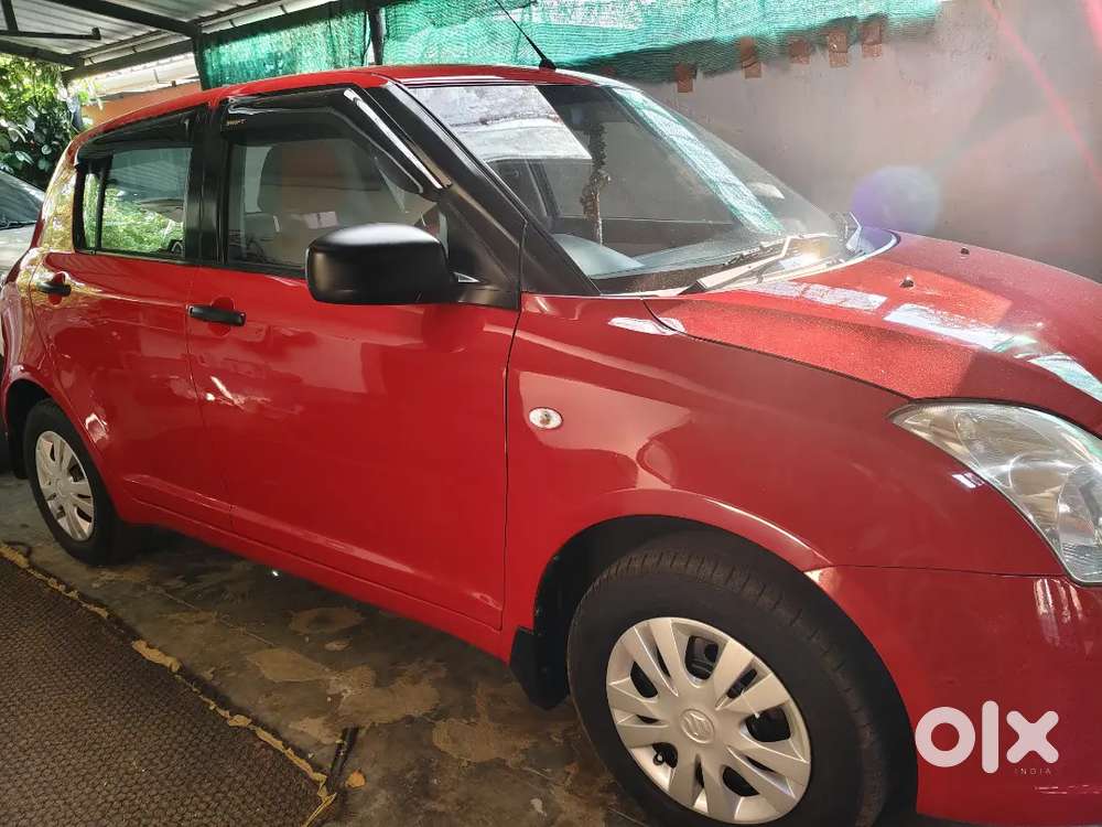Maruti Suzuki Swift 2005 Petrol 75600 Km Driven