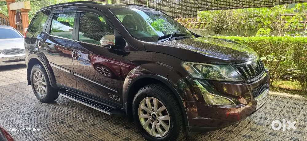 Mahindra Xuv500 2016 W10, Manual