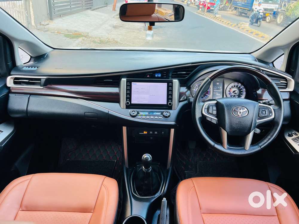 Toyota Innova Crysta [2020-ongoing] 2.4 Vx 8 Str, 2023, Diesel