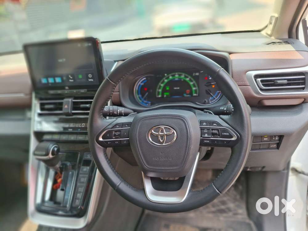 Toyota Innova Hycross 2.0 Zx (o) Hybrid 7 Str, 2025, Petrol