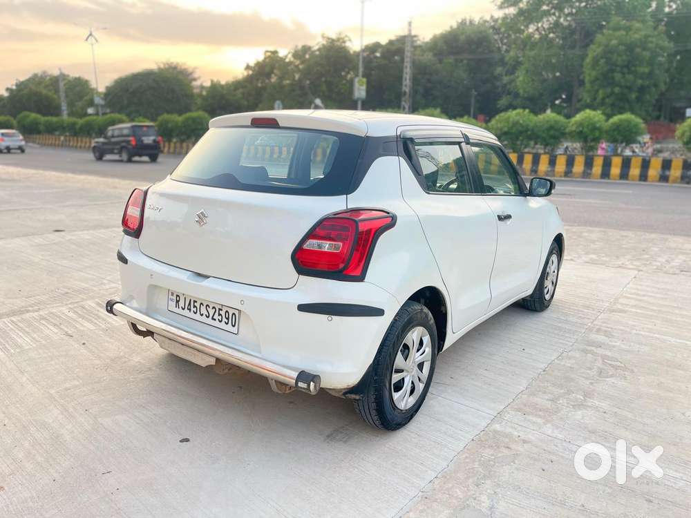 Maruti Suzuki Swift Vxi + Manual, 2022, Petrol