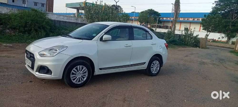 Maruti Suzuki Dzire 1.2 Vxi, 2022, Petrol