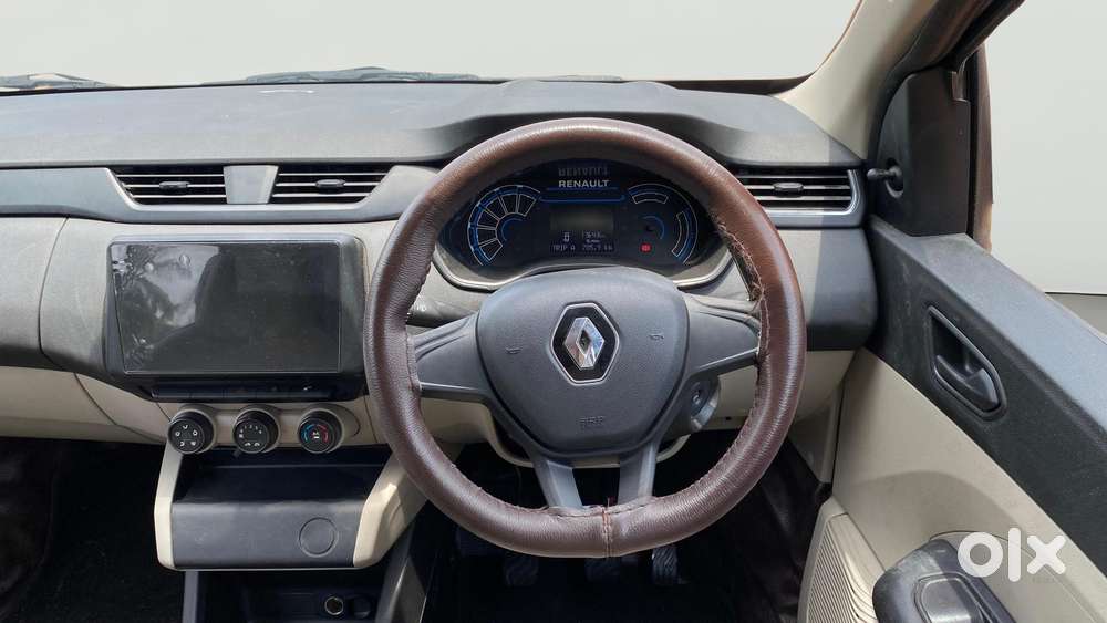 Renault Triber Rxl, 2023, Petrol
