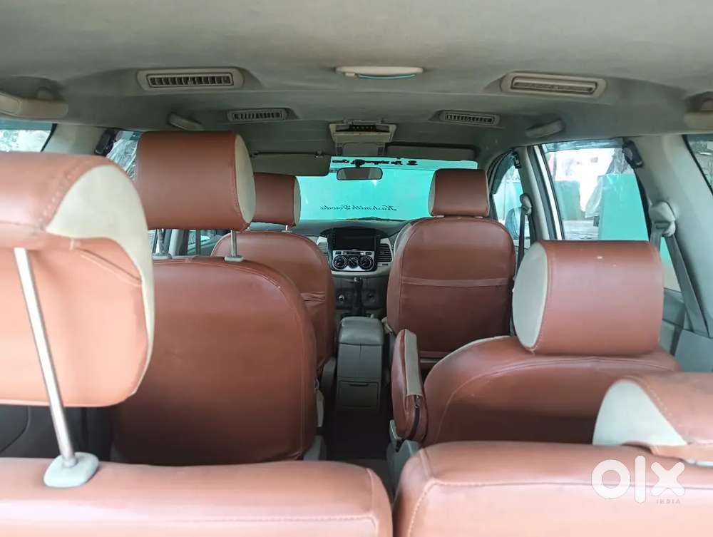 Toyota Innova 2010