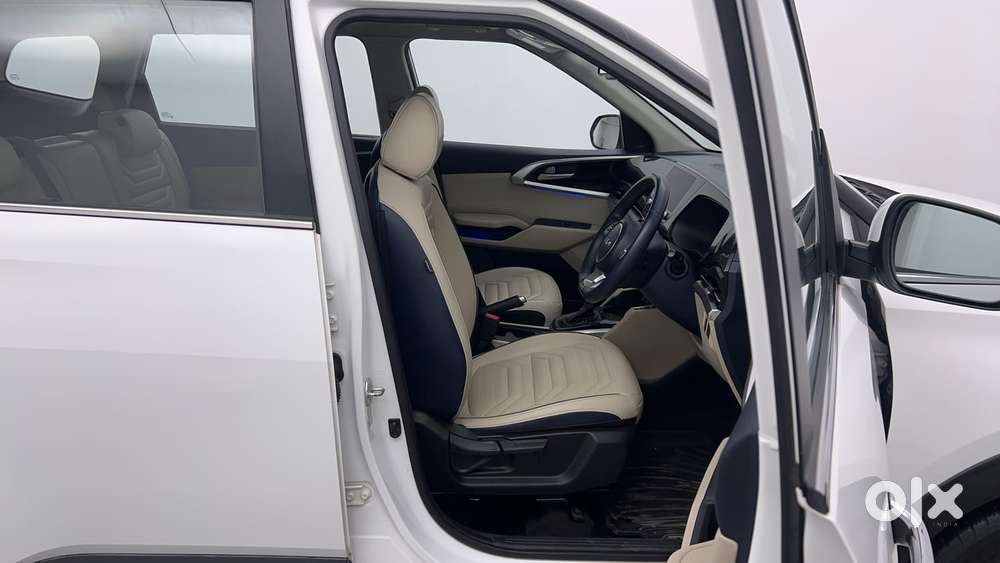 Kia Carens Luxury (o)1.5 Turbo Petrol Dct 7 Str, 2023, Petrol