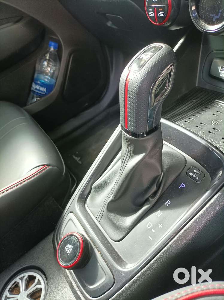 Hyundai Venue N Line N8 Dct Dual Tone, 2023, Petrol