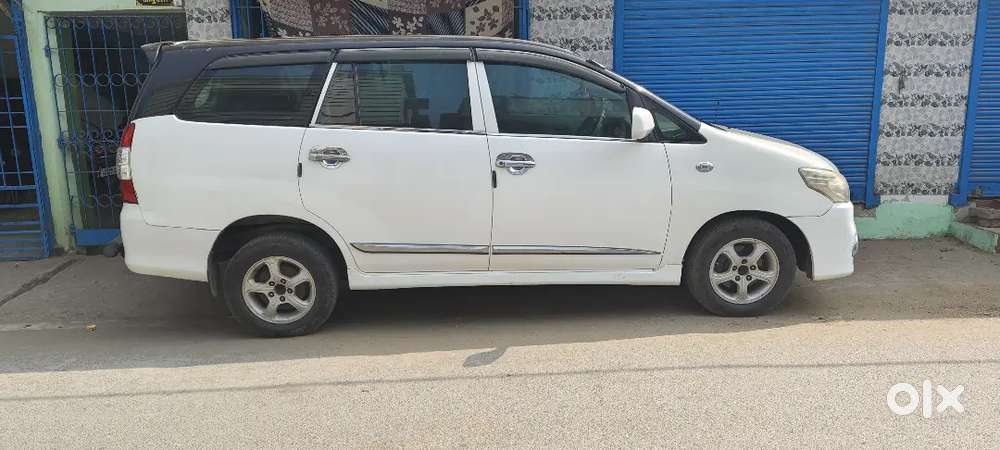 Toyota Innova 2012