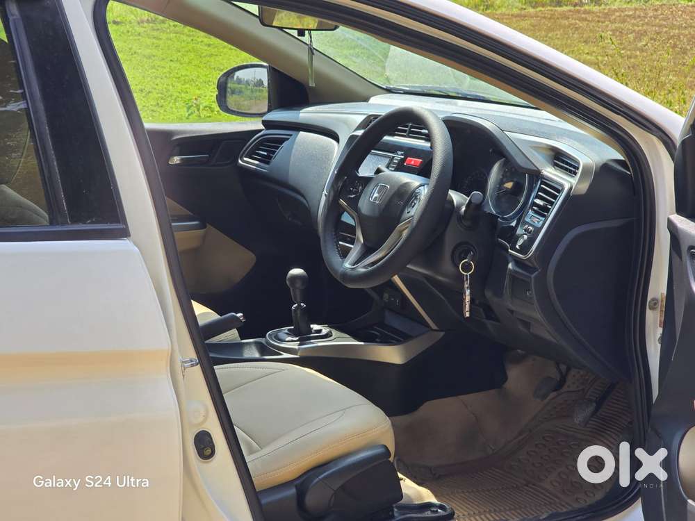 Honda City V Mt Sunroof, 2016, Petrol
