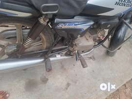 Old splendor spare parts outlet