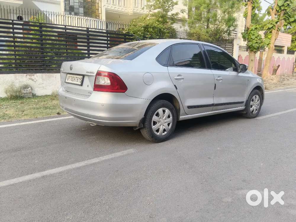 Skoda Rapid 2014 Diesel 98000 Km Driven