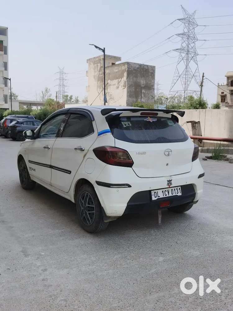 2 Gadi H Parking Issue H Islye Sale Krra Hu Bhot Achi Gadi H