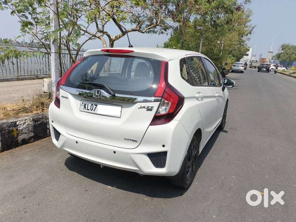 Honda Jazz V Mt Privilege, 2017, Petrol