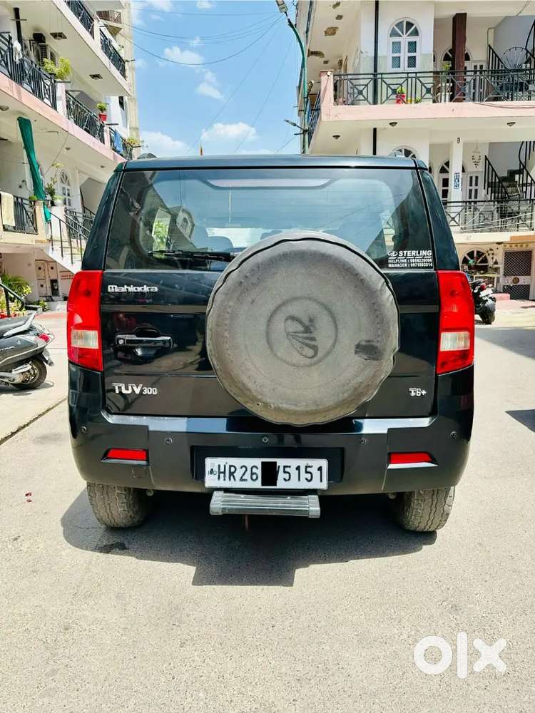 Black Colour Neet And Clean Gadi