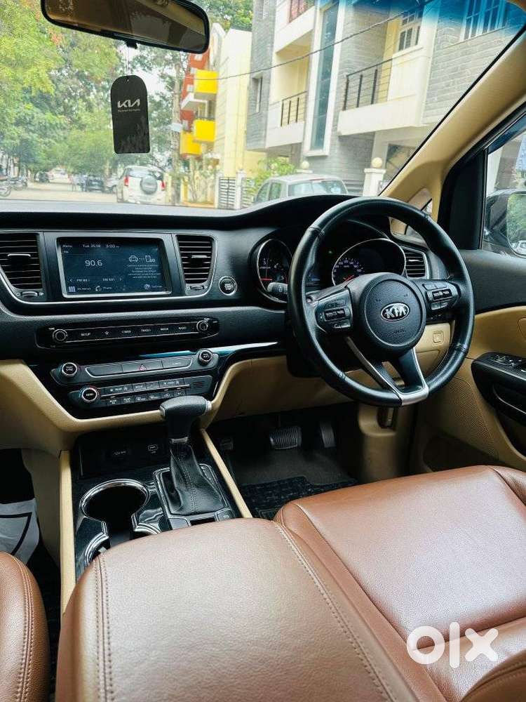 Kia Carnival Premium, 2020, Diesel