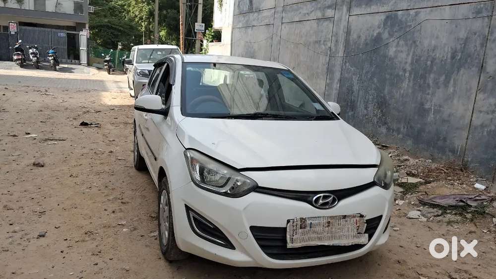 Hyundai I20 2013 Petrol 76500 Km Driven